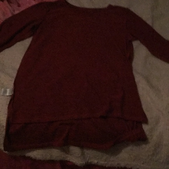 Long red shirt - Picture 2 of 2